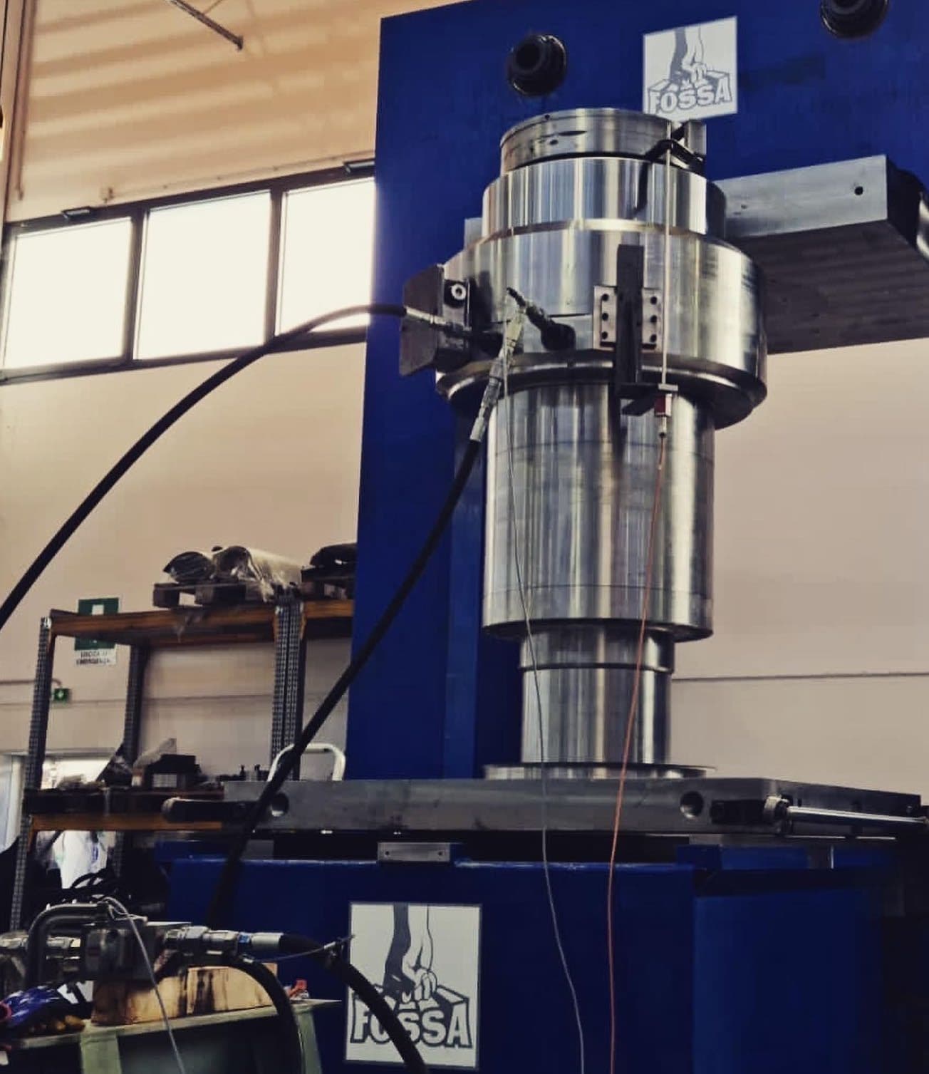 Rolling mill capsule in steel on the blue test bench